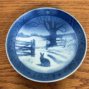Vintage Royal Copenhagen 1971 Collector Christmas Plate Hare in Winter 7”